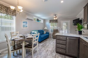 Basic Cottage, 1 Bedroom - Water's Edge RV Resort (Zephyrhills)