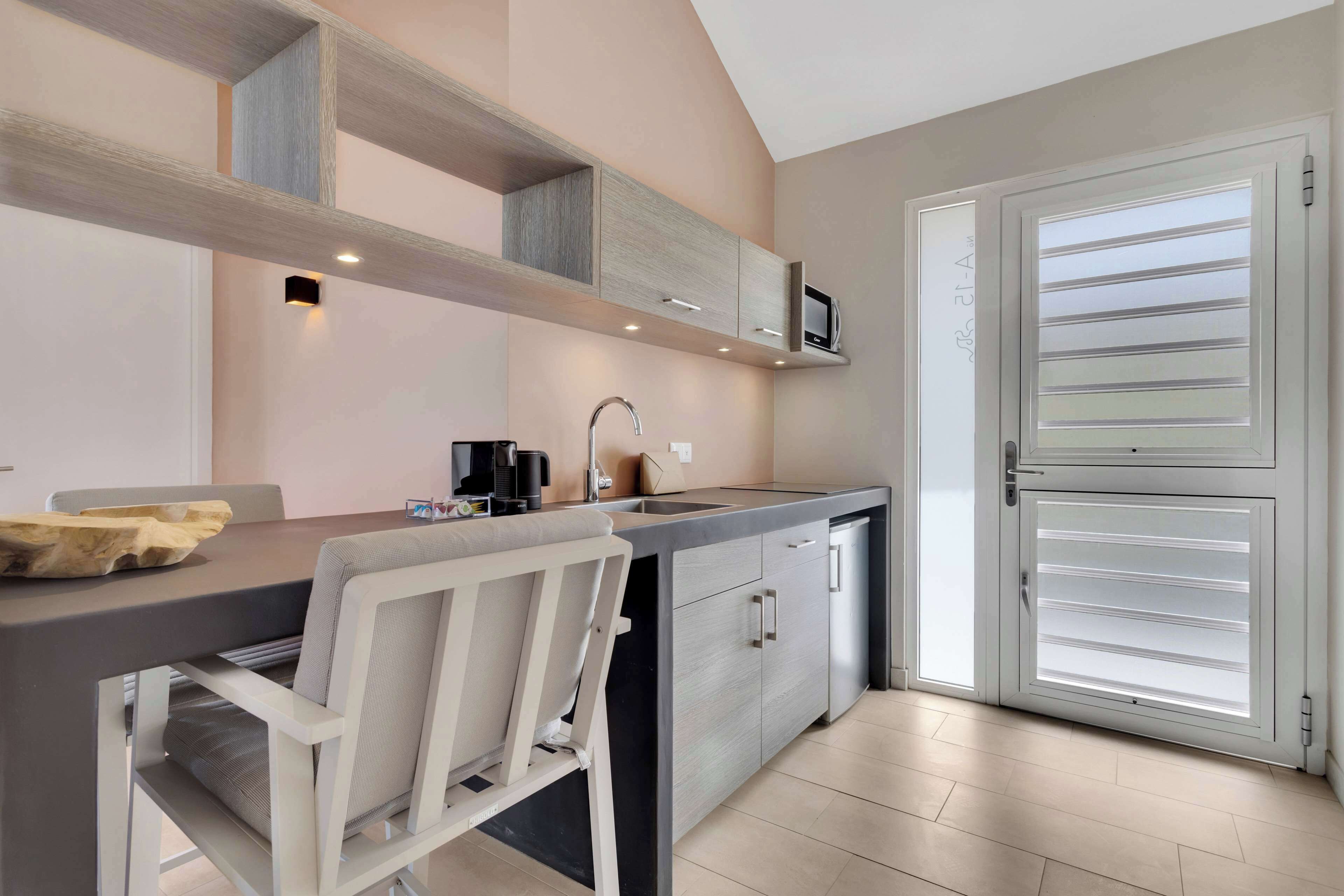 1 king bed 1 bedroom apartment - premium location | living area | led tv