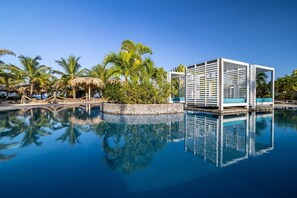 Außenpool (je nach Saison geöffnet), Cabañas (gegen Gebühr), Liegestühle