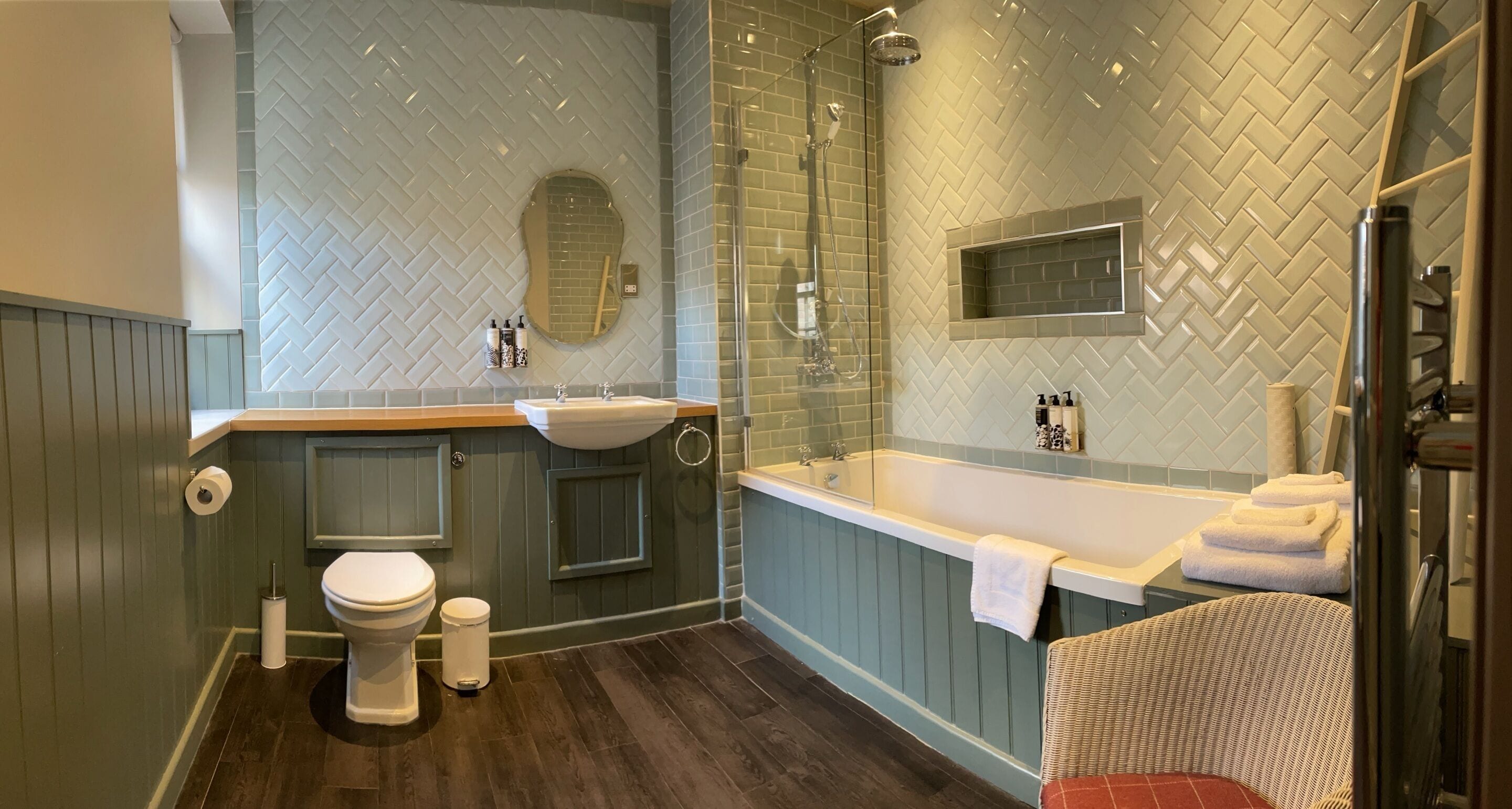 Chambre Quadruple Deluxe, salle de bains attenante, vue parc (Superking ) | Salle de bain