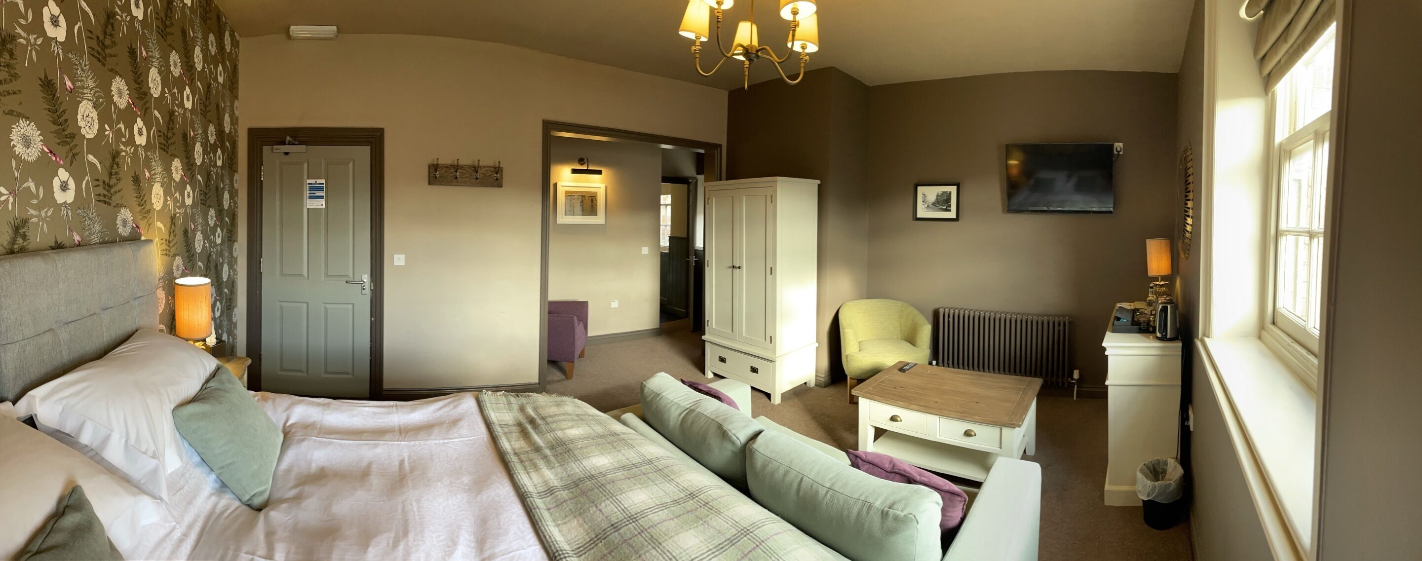 Chambre Quadruple Premium, salle de bains attenante (Superking or Twin)