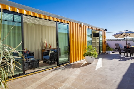 ํ
๋ผ์ค/ํํฐ์ค