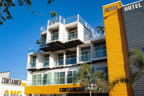 Front of property - Container Inn Hotel Aeropuerto (Puerto Vallarta)