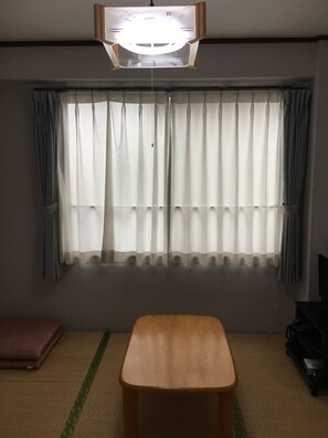 Desk, WiFi, bed sheets - Pension Kitashirakawa (Kyoto)
