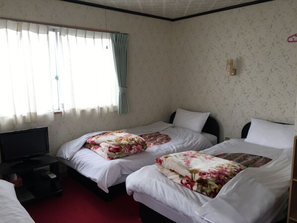 4ベッドルーム(バス・トイレ共同) | デスク、WiFi、ベッドシーツ