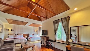Deluxe Quadruple Room | Down duvets, individually furnished, blackout curtains, soundproofing - I-Think Resort (Ren'ai)