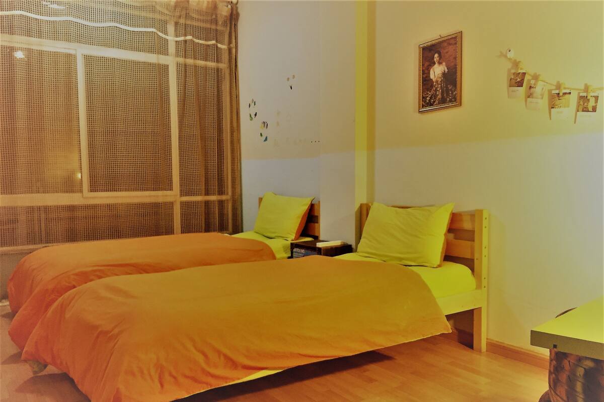 Habitación doble | Escritorio, cortinas opacas, wifi gratis