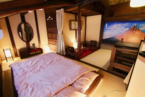 House (Machiya-style)