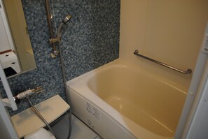 Amenidades de baño gratuitas y bidet electrónico 