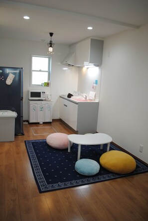 Zona de menjador de l'habitació