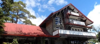 Log Cabin Hotel-Baguio