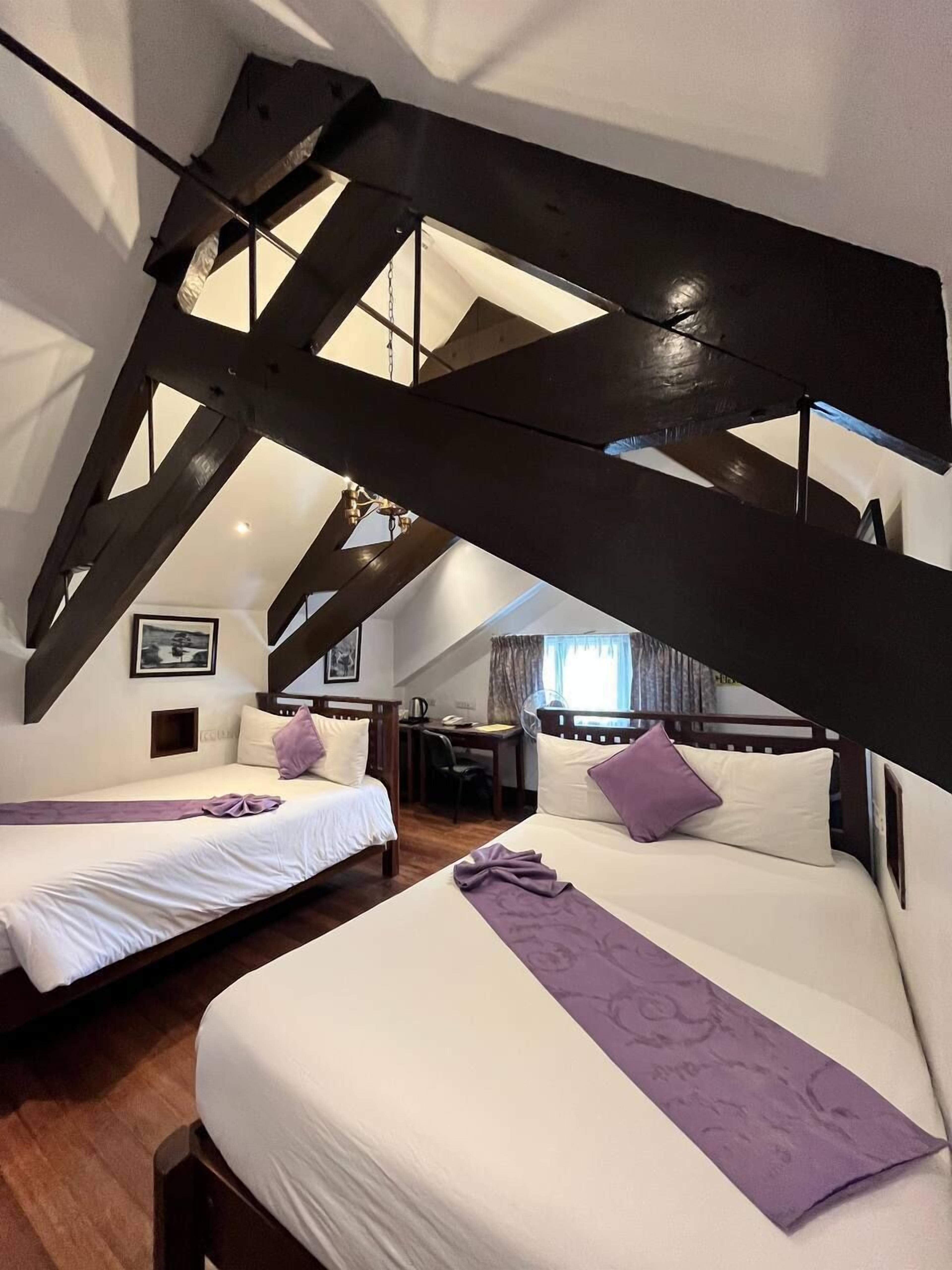 deluxe m7 | 1 bedroom, in-room safe, desk, soundproofing