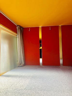 共用宿舍 (Double Bunk bed for 1-2 person) | 遮光布/窗簾、隔音、免費無線上網