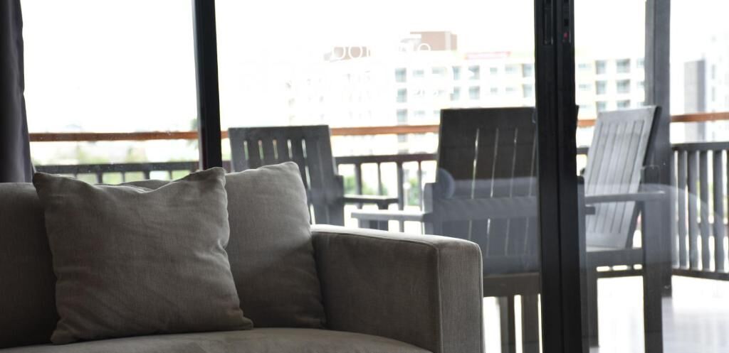 32-inch lcd tv with satellite channels, tv