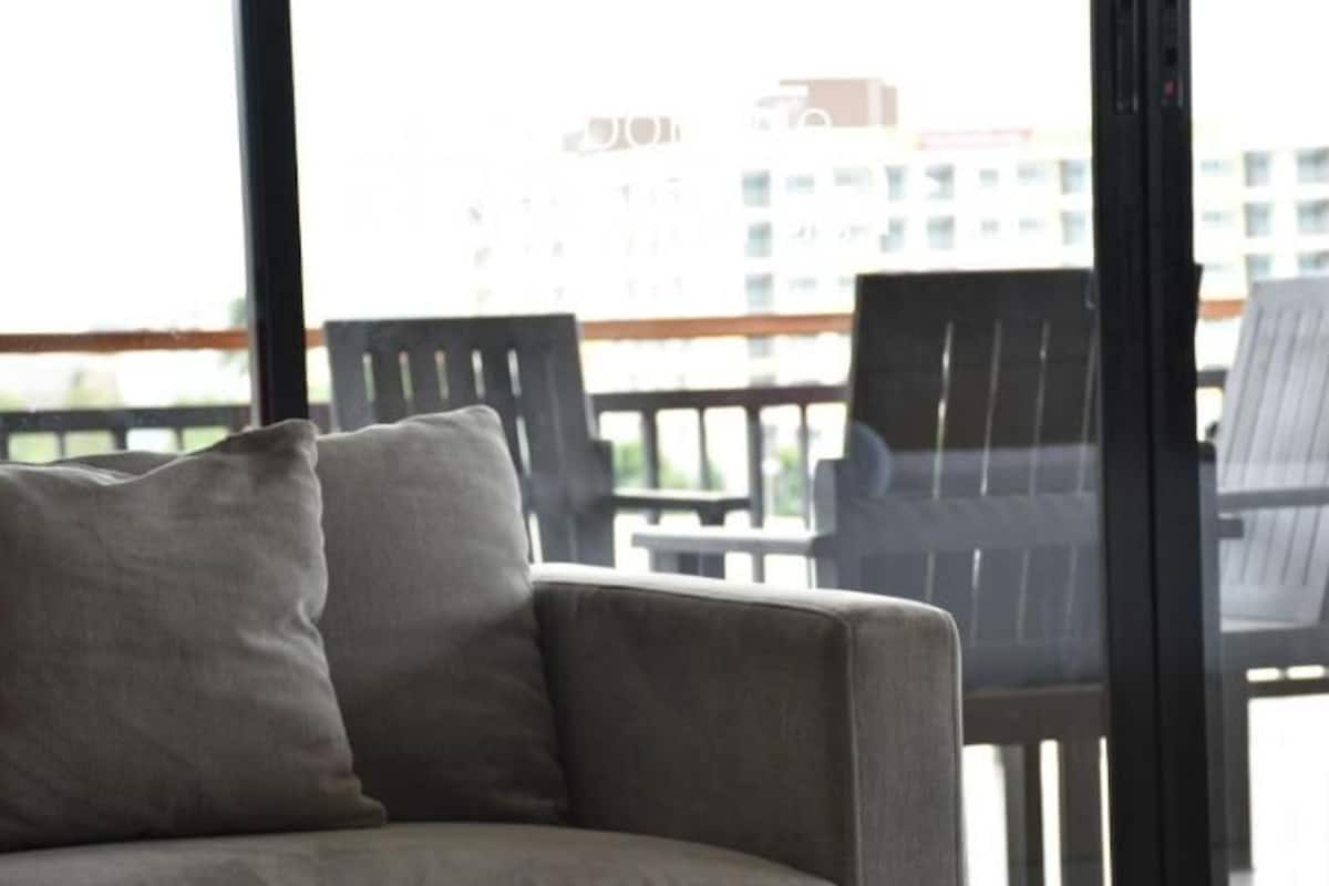 32-inch lcd tv with satellite channels, tv