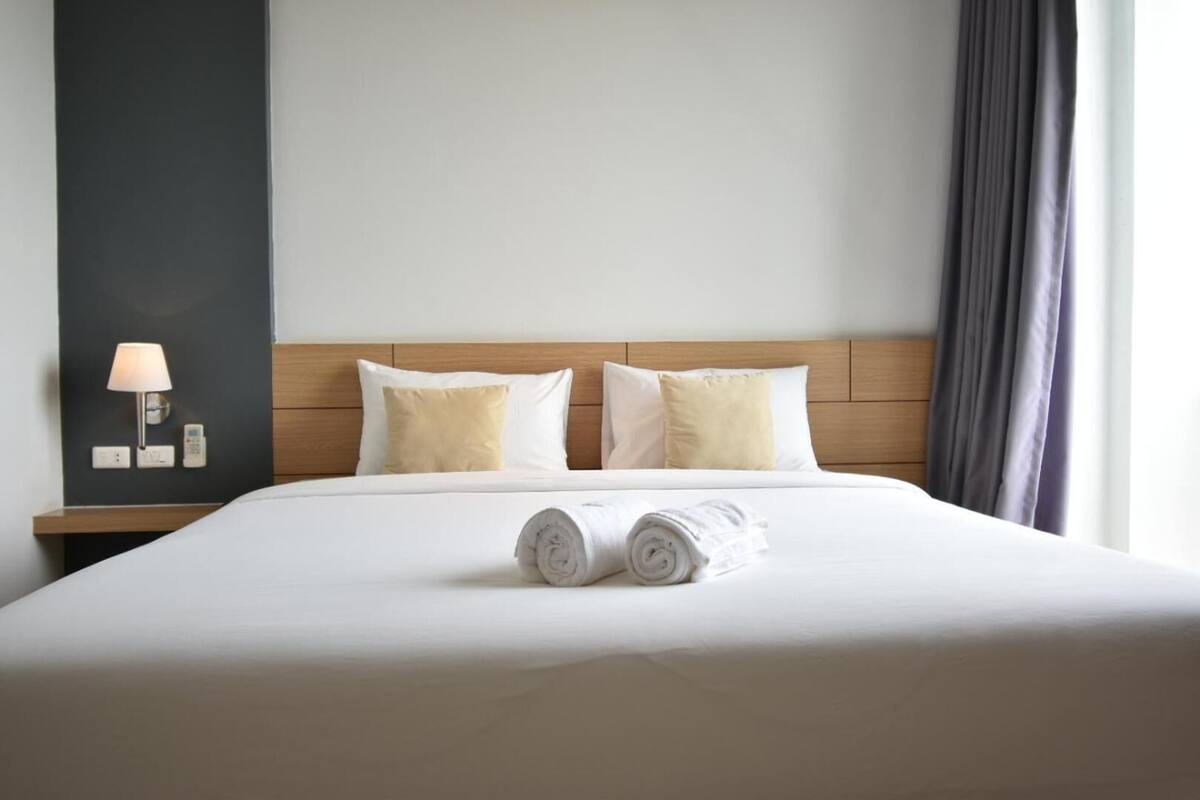 blackout curtains, free wifi