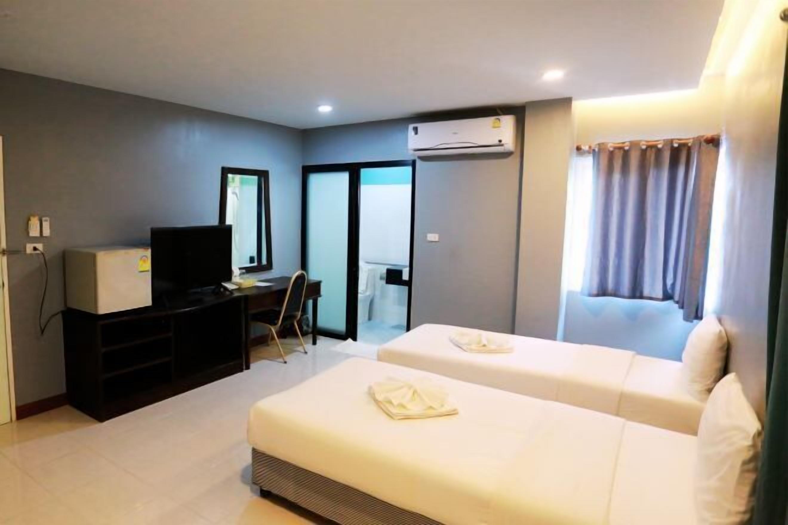 1 ห้องนอน, ห้องพักตกแต่งอย่างมีเอกลักษณ์, โต๊ะทำงาน, ห้องเก็บเสียง