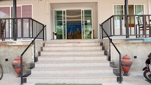 Front of property - Horizon Hotel (Surat Thani)