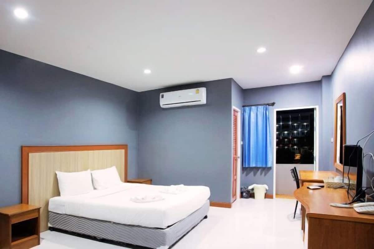 1 間睡房、獨特設計、書桌、隔音