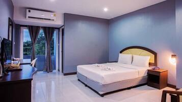 1 bedroom, individually decorated, desk, soundproofing