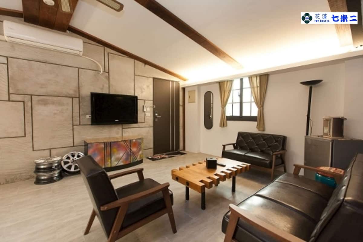 Family Room (8-Person) | Room amenity