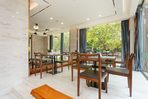 Breakfast area - (Da Nang)