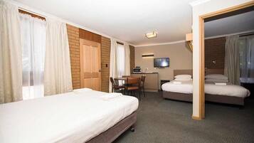 2 bedrooms, desk, free WiFi, bed sheets