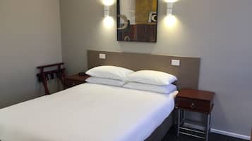 Premium-studio, 1 keskisuuri parisänky, esteetön | Työpöytä, ilmainen Wi-Fi, vuodevaatteet, pääsy pyörätuolilla