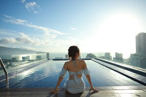 Rooftop terrace - King's Finger Luxury hotel (Da Nang)