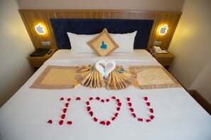 Deluxe Double Room | Minibar, in-room safe, desk, free WiFi