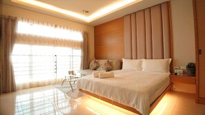 Cortinas blackout, sistema de insonorización y wifi gratis 