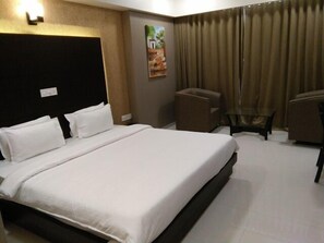 Deluxe Double Room, 1 Bedroom, Private Bathroom, Garden View | Premium bedding, in-room safe, desk, iron/ironing board