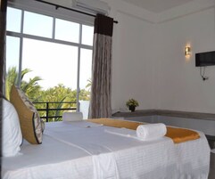 Standard Room, Garden View | Desk, soundproofing, rollaway beds, free WiFi
