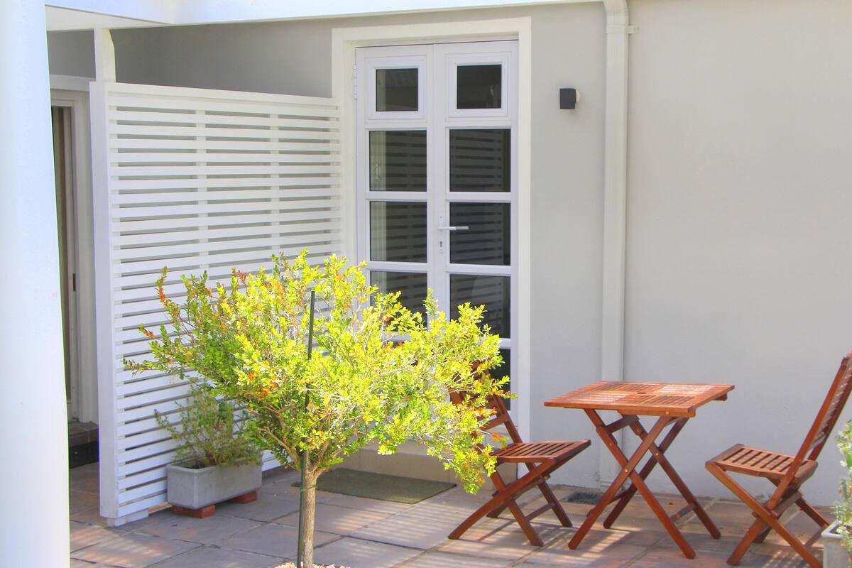 Guest Room | Terrace/patio