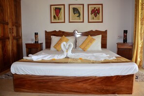 Dubbelrum - balkong - havsutsikt | Minibar, värdeförvaringsskåp på rummet och skrivbord