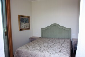 Iron/ironing board, cribs (surcharge), rollaway beds (surcharge) - Villa Prosecco (Refrontolo)