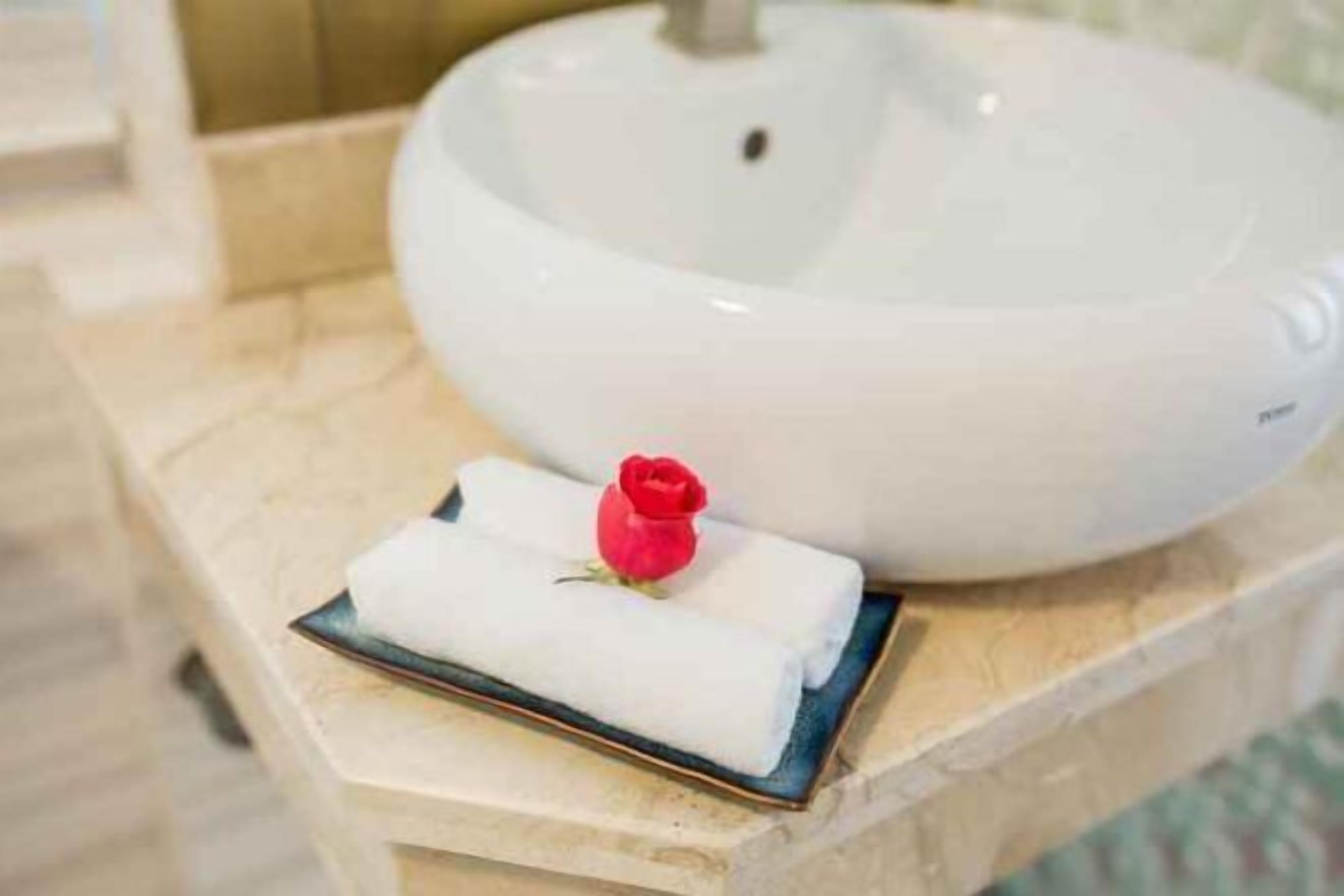 Badkamervoorzieningen | Gratis toiletartikelen, een haardroger, pantoffels, handdoeken