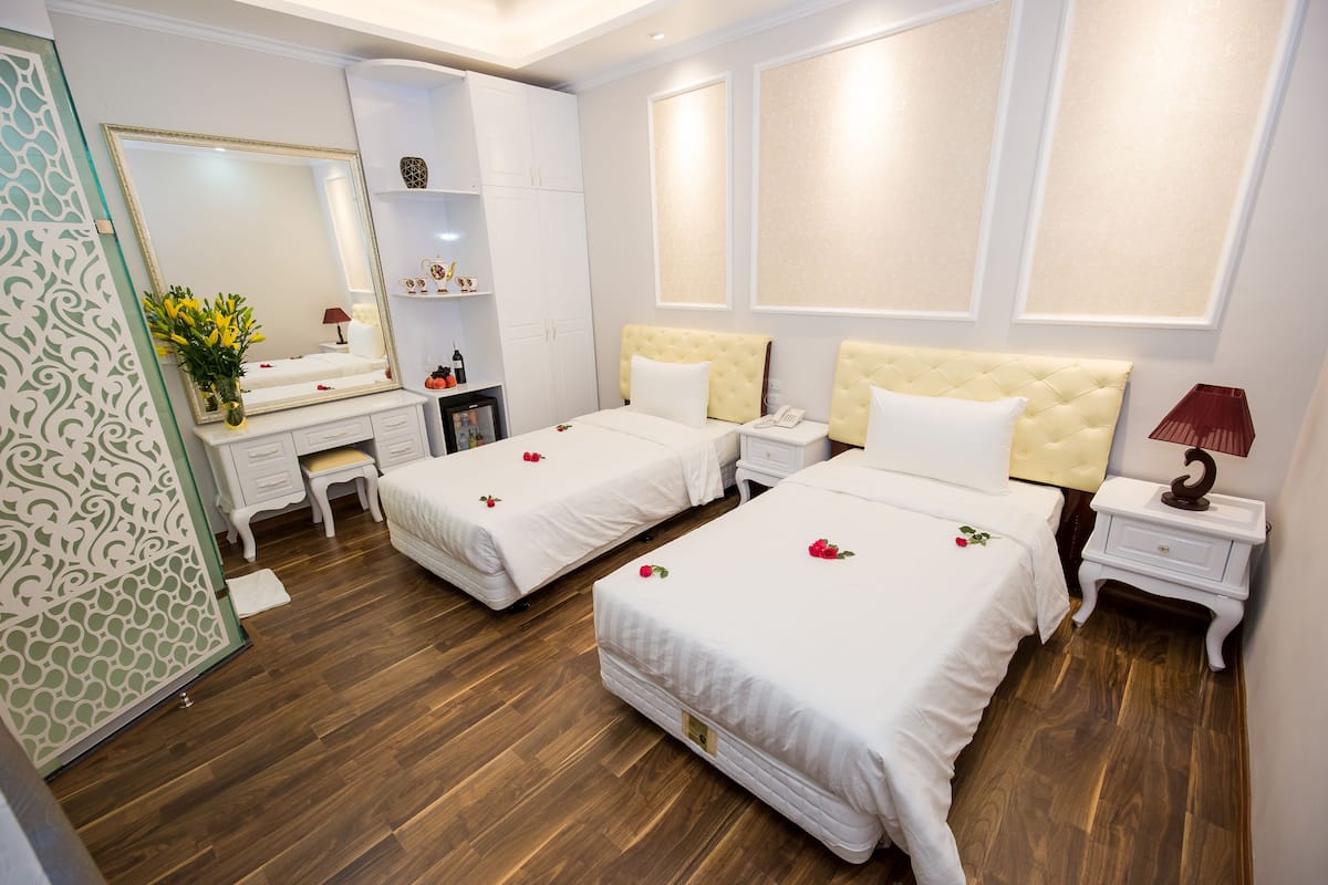 Deluxe Double or Twin Room (No View) | Hypo-allergenic bedding available, minibar, in-room safe, desk