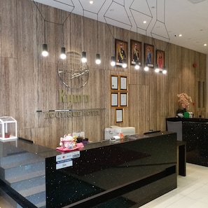 Check-in-/Check-out-Schalter