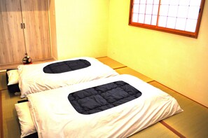 Living area - eTemple (Kyoto)