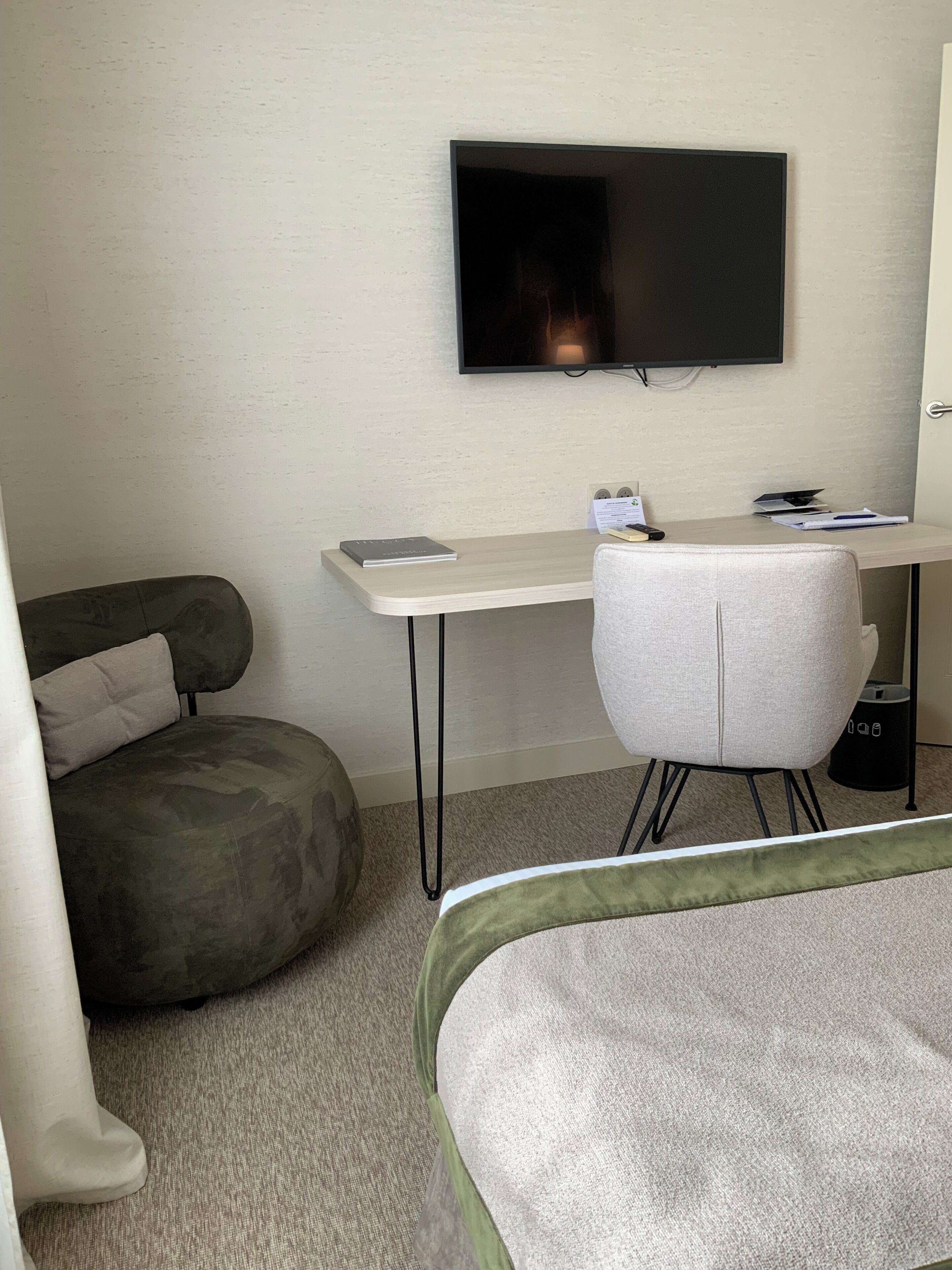 double room | 1 bedroom, blackout curtains, iron/ironing board, free wifi