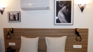 Habitación Confort doble | 1 dormitorio, minibar, caja fuerte y decoración individual