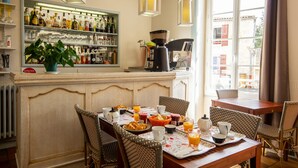 Unclassified image, 3 of 43, button - Hôtel Restaurant le Commerce (Saujon)