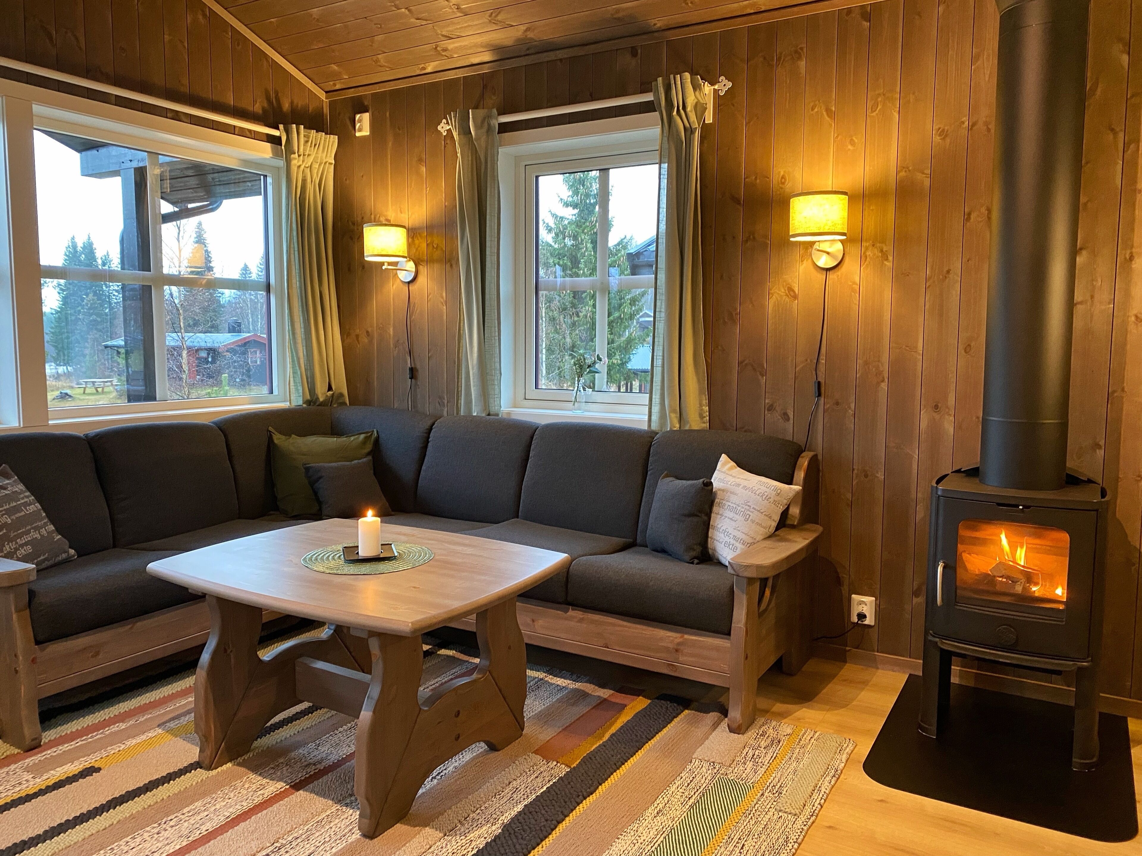 Chalet, 2 Schlafzimmer, eigenes Bad | Wohnbereich | Flachbildfernseher