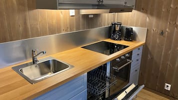 Chalet, 2 Bedrooms, Private Bathroom | In-room dining