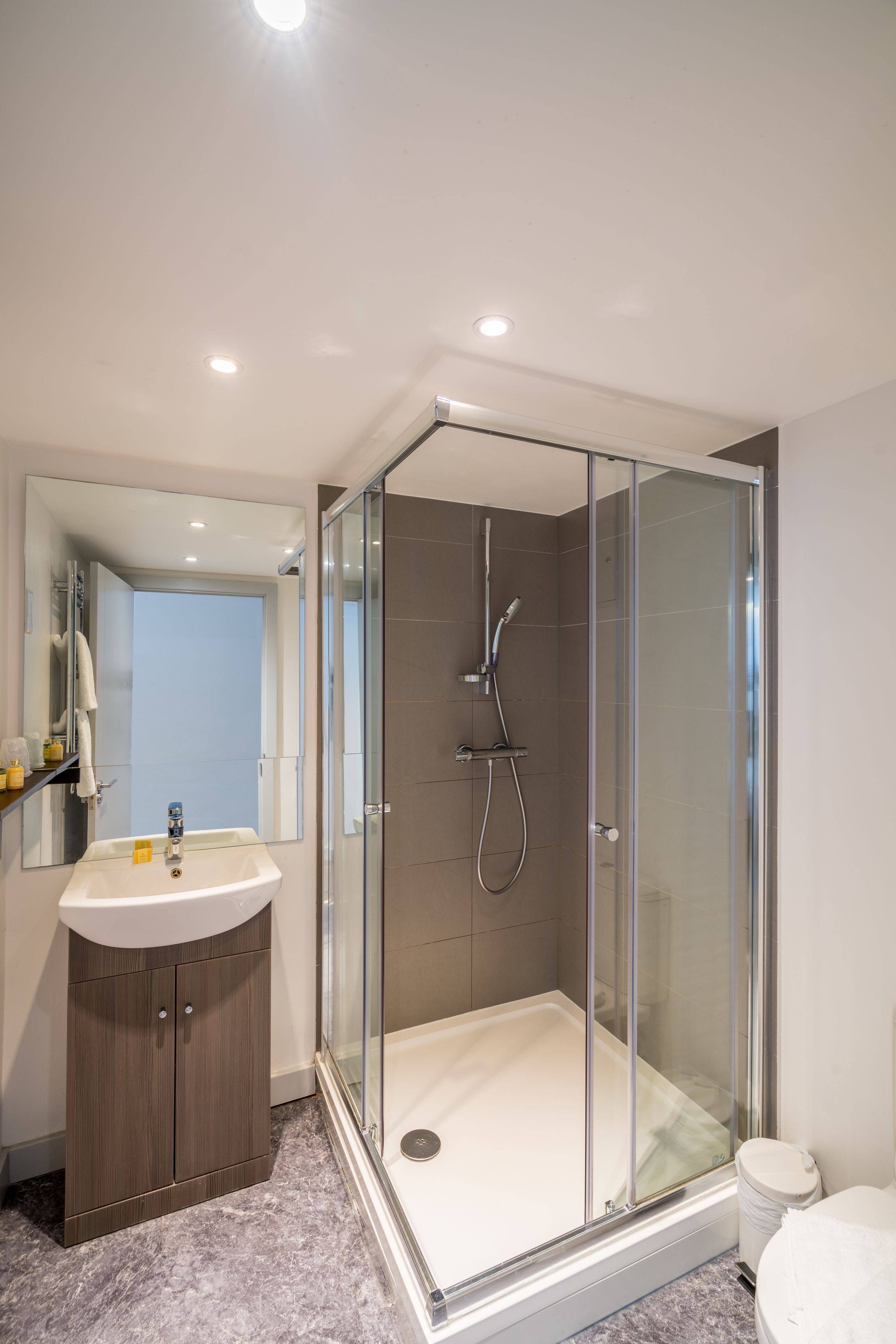 shower, free toiletries, towels