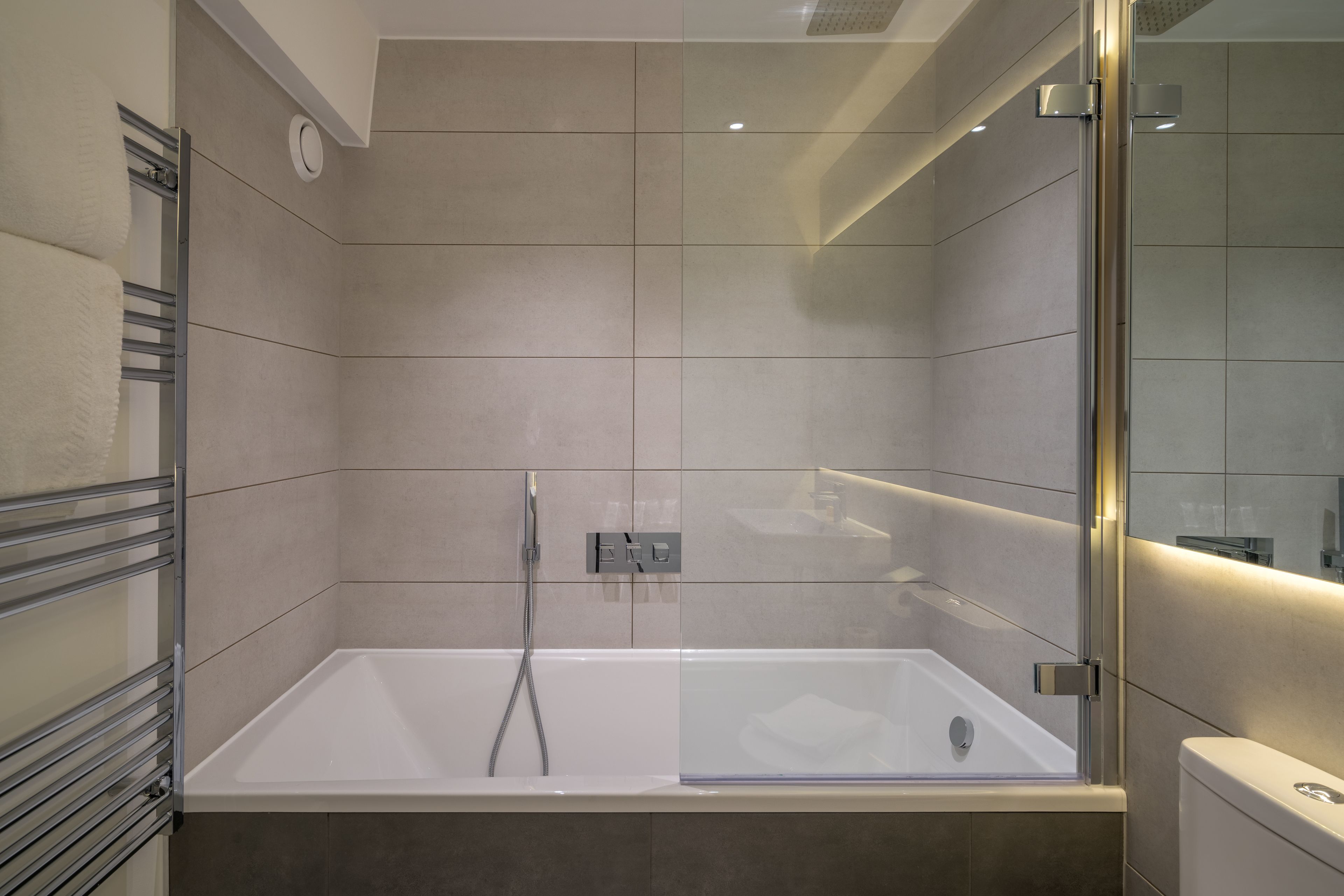 junior studio suite, 1 bedroom | bathroom | shower, free toiletries, towels