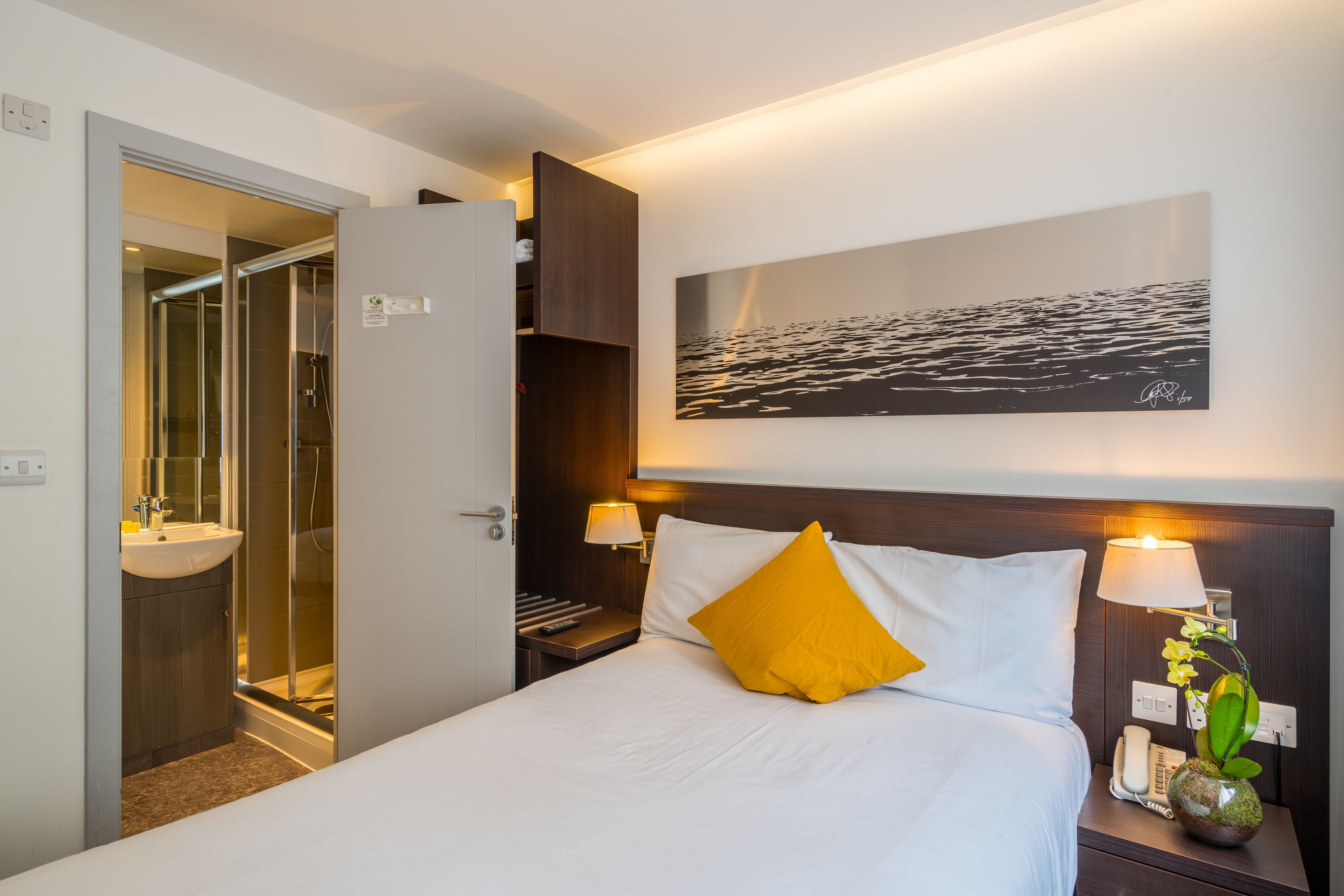 shower, free toiletries, towels