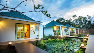 Villa Garden | ๋ถ์