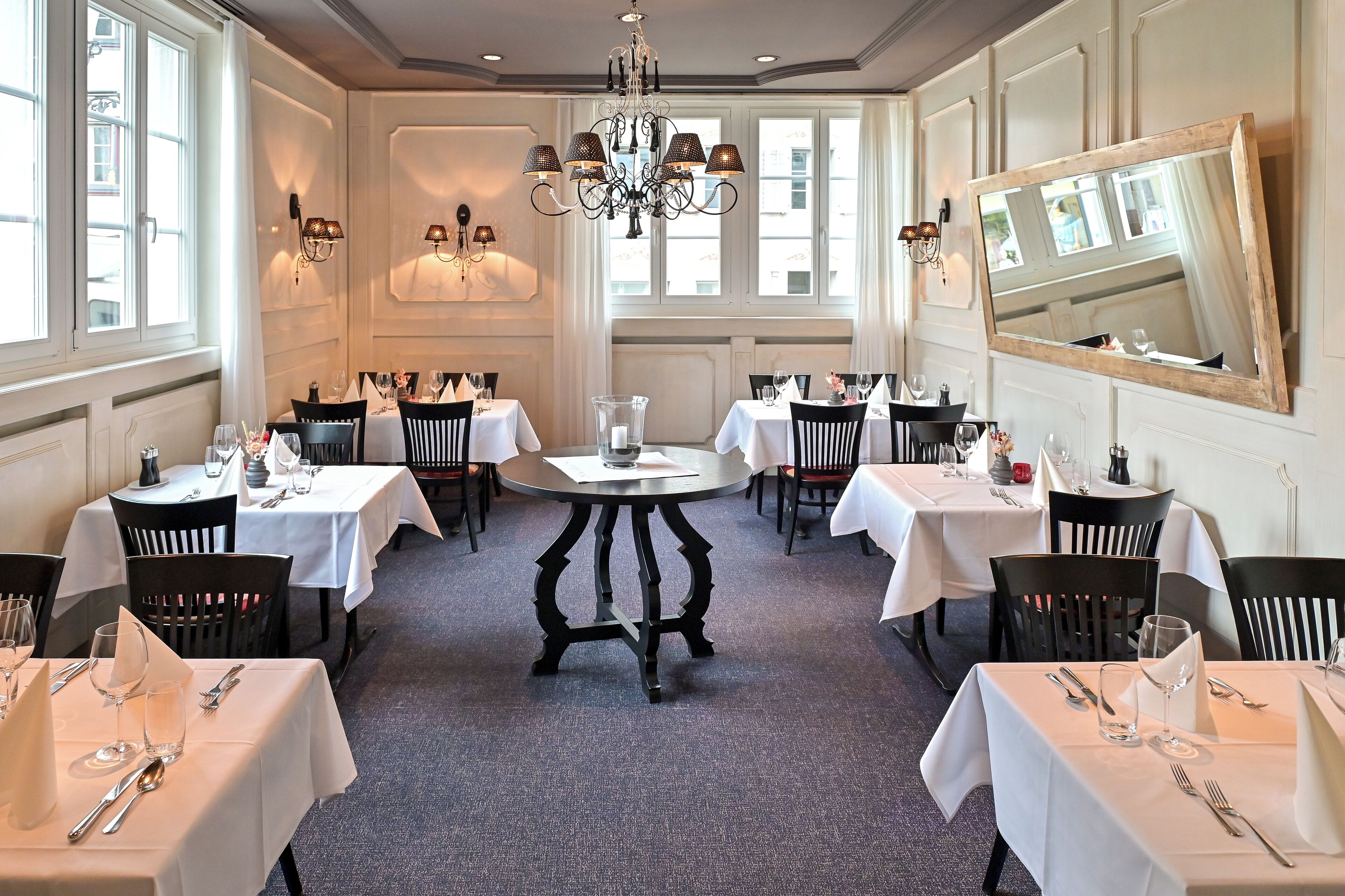 Desayuno buffet (CHF 15 por persona) 